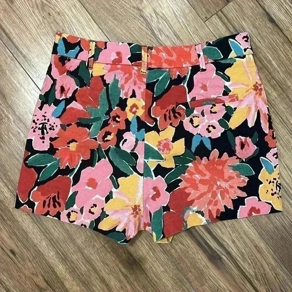 Zara trf  collection women’s Floral high waisted shorts size M - Picture 3 of 4